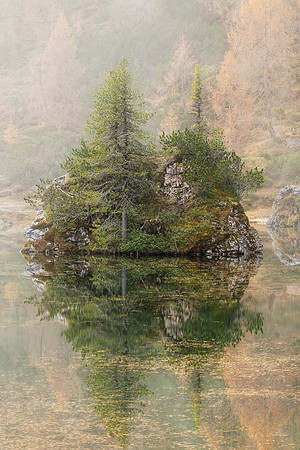 Isola nella Nebbia