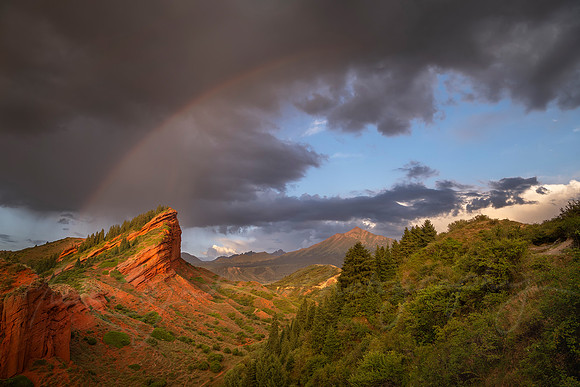 Red Rocks and Rainbows