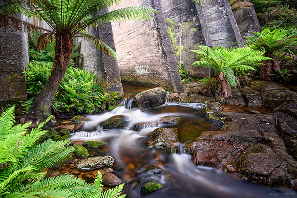 Mount Paris Dam waterfall