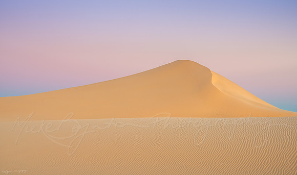 Sand dune at Mungo National Park
